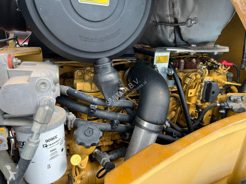 Compactor Caterpillar CS76