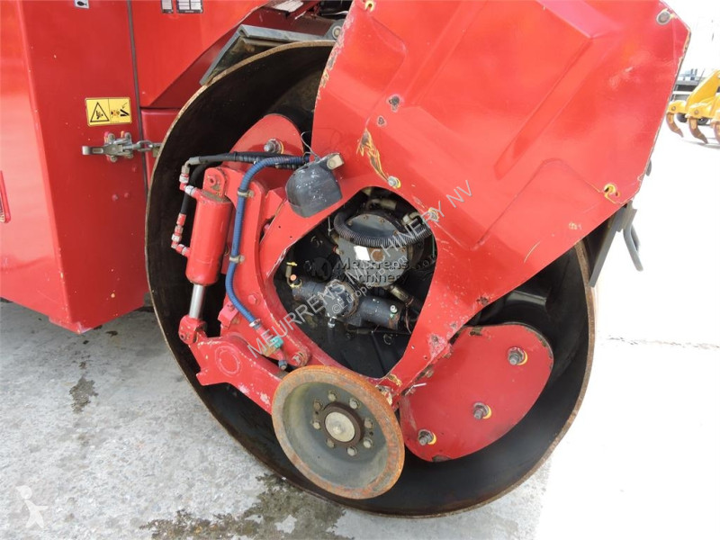 Zhutňovač Bomag BW174