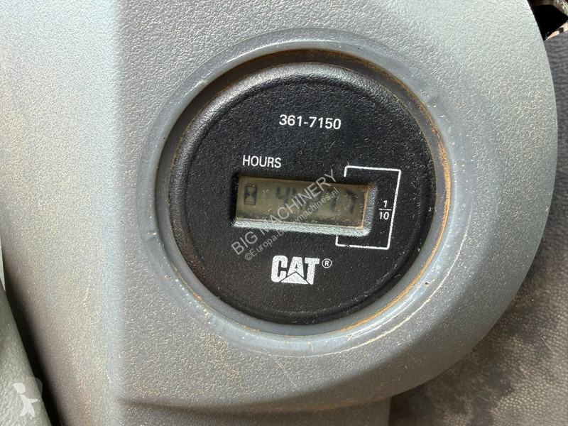مدحلة Caterpillar CS74
