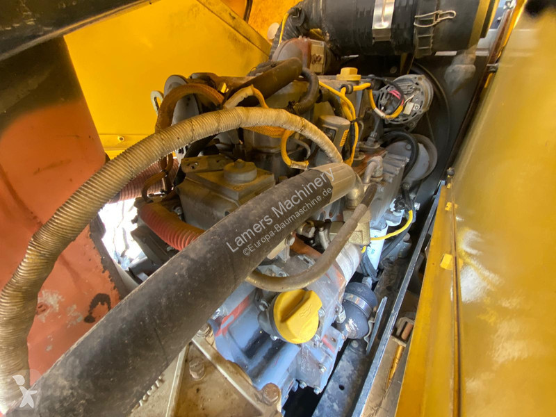 Zhutňovač Bomag BW216 .