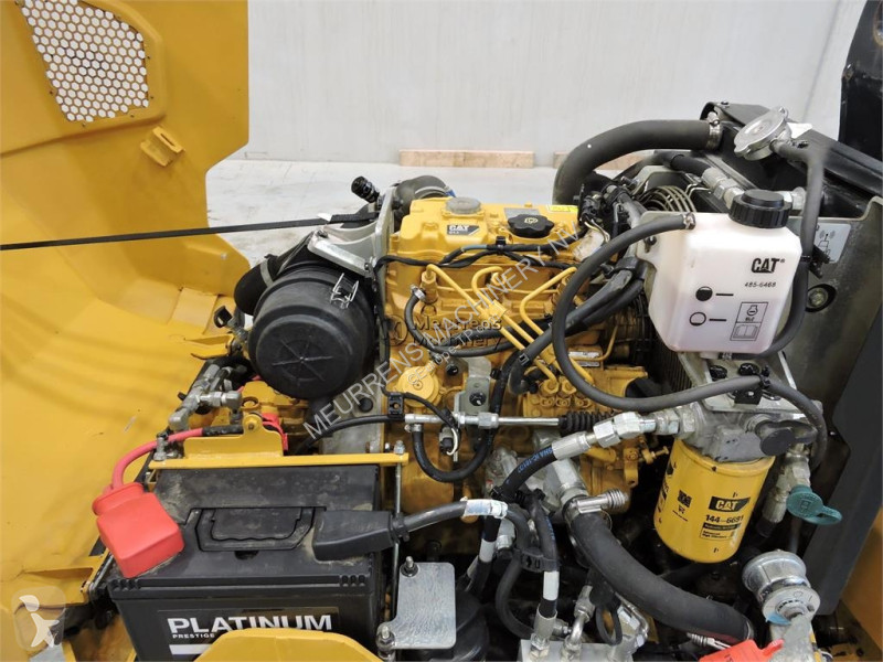 مدحلة Caterpillar CB1.7
