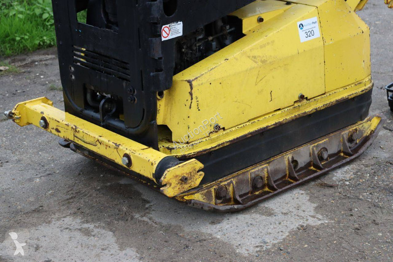 مدحلة Neuson Vibroplate DPU 100-70Le