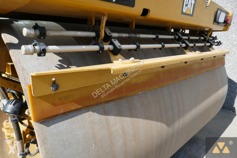 Compactor Caterpillar CB13