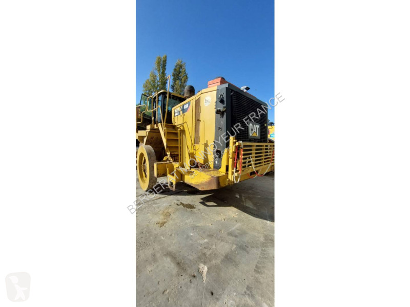 Zhutňovač Caterpillar 836K
