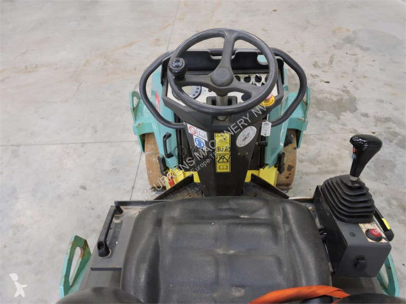 Zhutňovač Ammann ARX26
