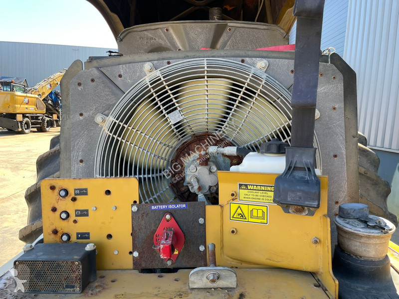 Walec Caterpillar CP64