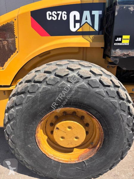 مدحلة Caterpillar CS 76