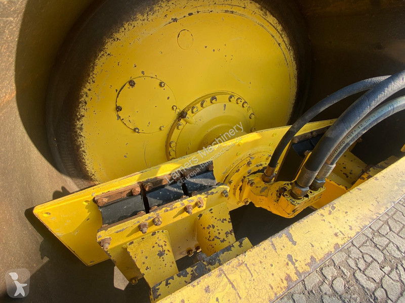 Zhutňovač Bomag BW216 .