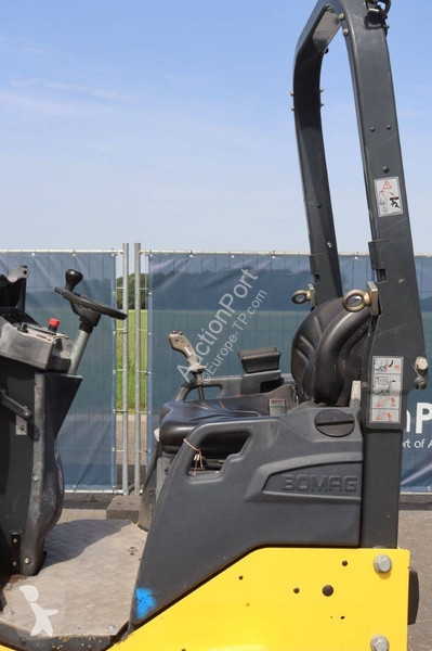 مدحلة Bomag BW120 AD4