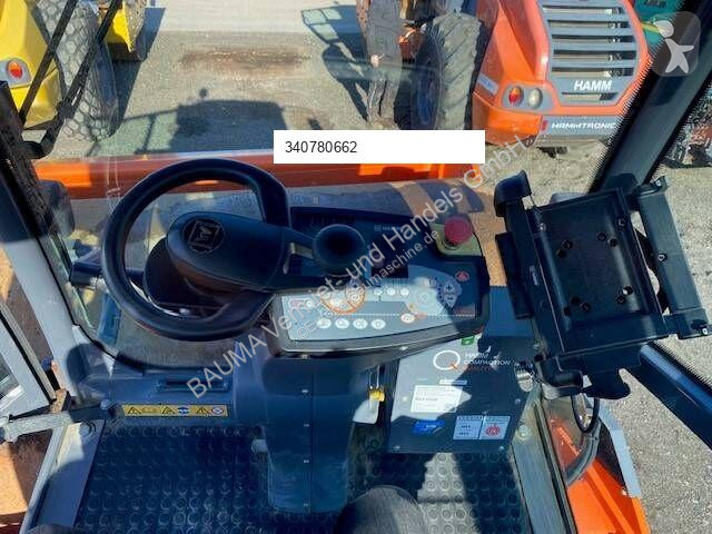 Дорожный каток Hamm H13i mit Verdichterplatten...