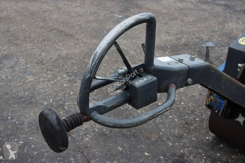 مدحلة Bomag BW 65H