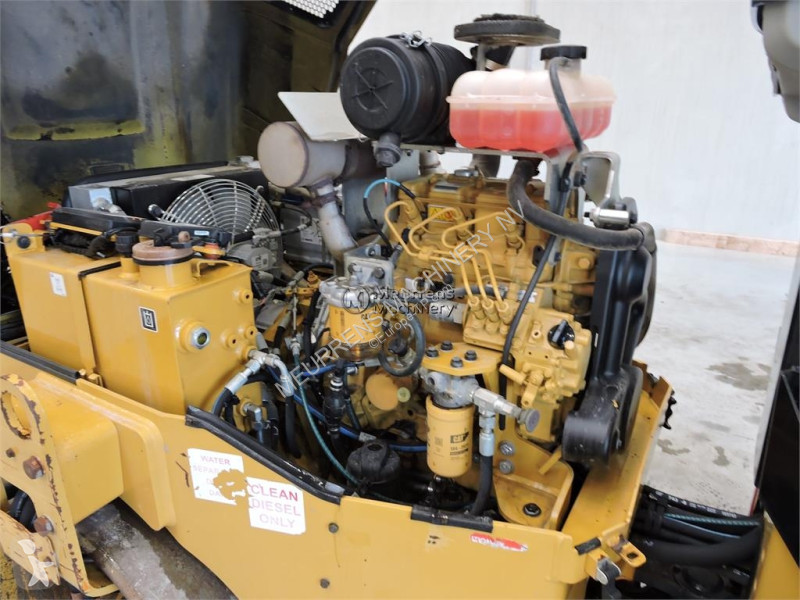 مدحلة Caterpillar CB2.7