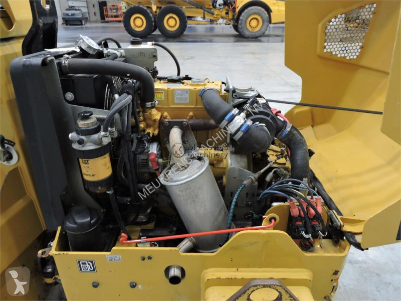 مدحلة Caterpillar CB1.7