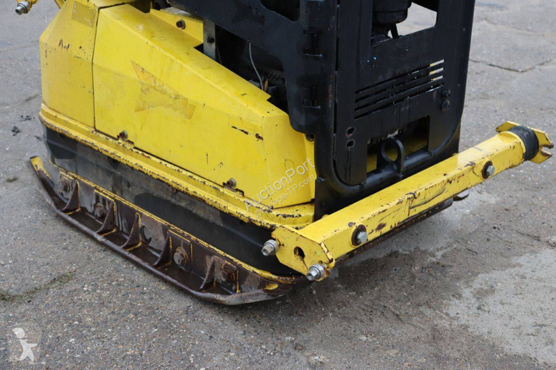 مدحلة Neuson Vibroplate DPU 100-70Le