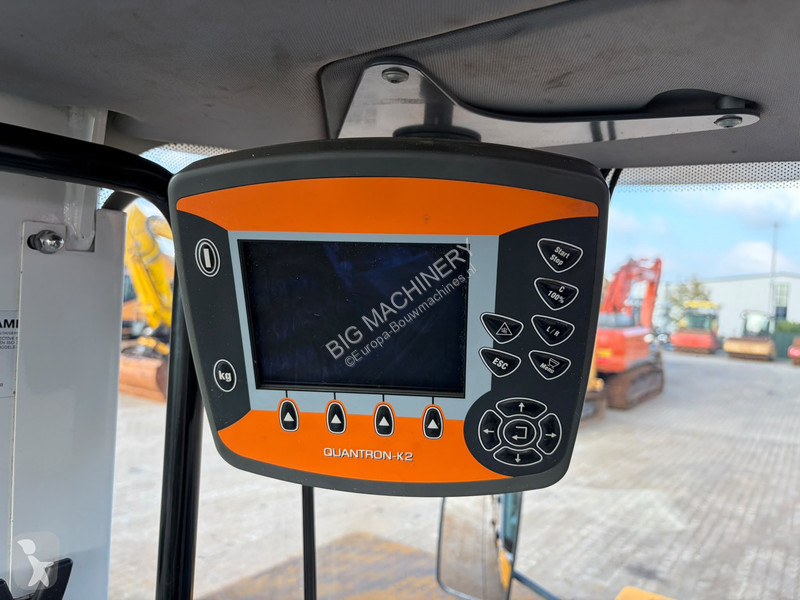 Vibrohenger Hamm DV70i + Bomag splitter