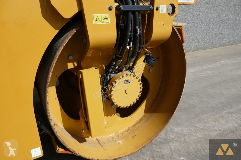 Compactor Caterpillar CB10