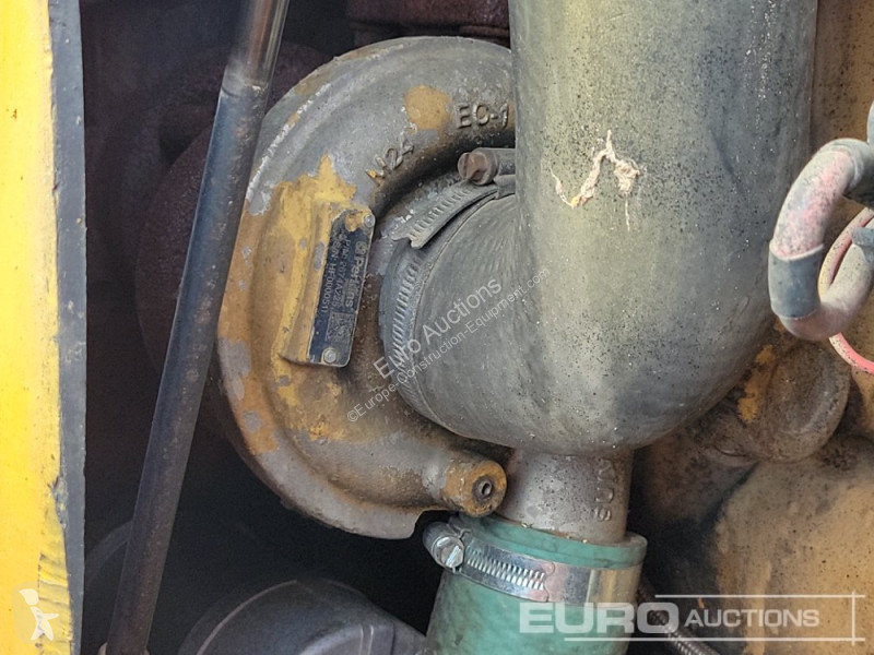 Compactador Caterpillar CS553E