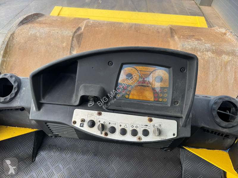 Compactador Bomag BW226