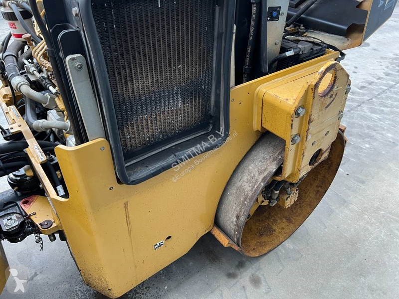Zhutňovač Caterpillar CC24