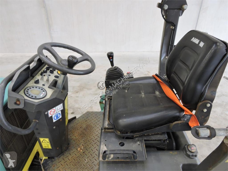Zhutňovač Ammann ARX26