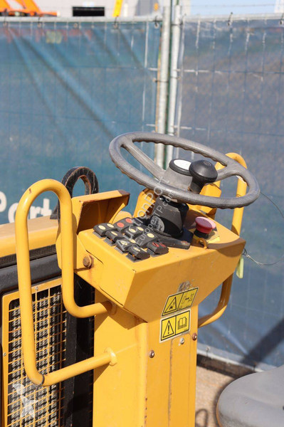 Compactador Caterpillar CB1.7