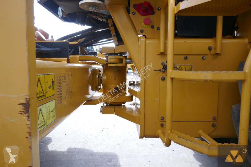 Compacteur Caterpillar