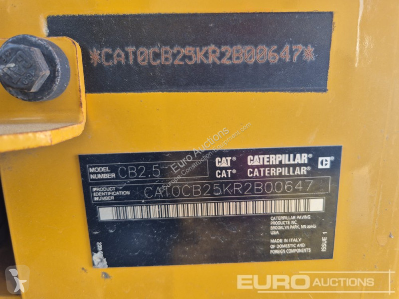 Compactador Caterpillar CB2.5