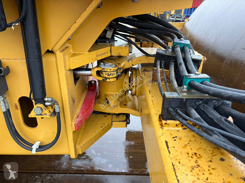 Jordstamper Caterpillar CS563E