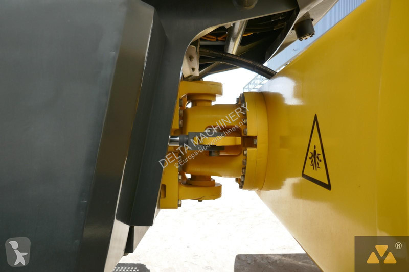 مدحلة Bomag BW226-5CL