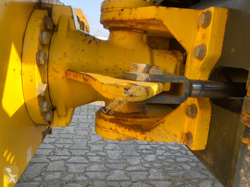 Zhutňovač Bomag BW216 .
