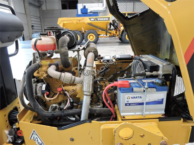 مدحلة Caterpillar CB2.7