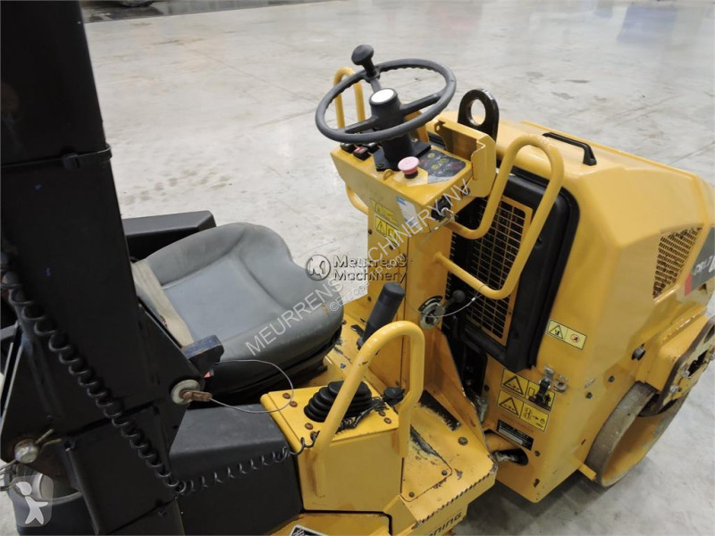 مدحلة Caterpillar CB1.7