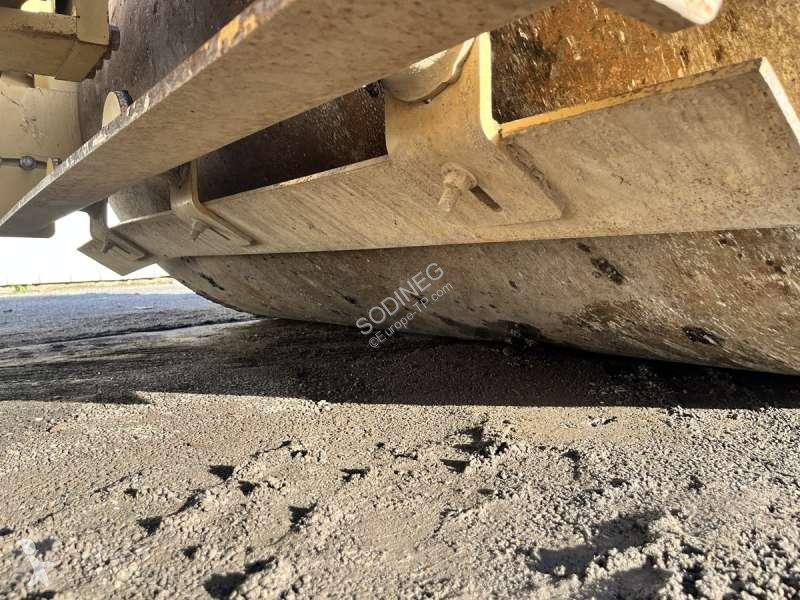 Compacteur Caterpillar