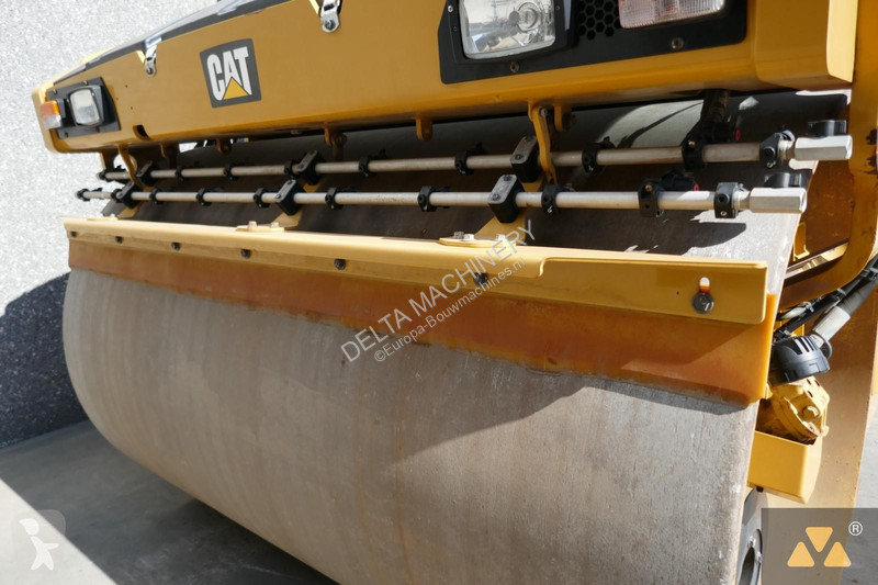 Compactor Caterpillar CB13