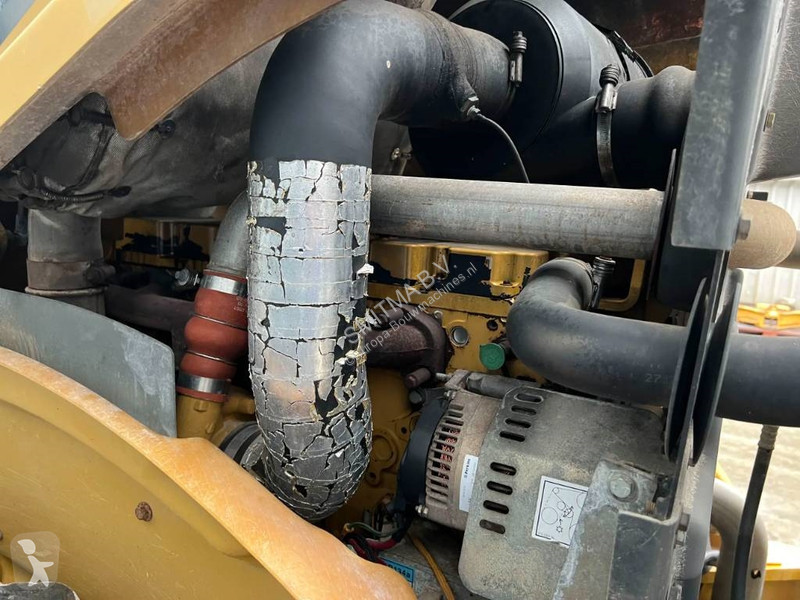 Zhutňovač Caterpillar CP76