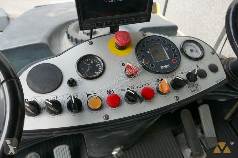 Дорожный каток Bomag