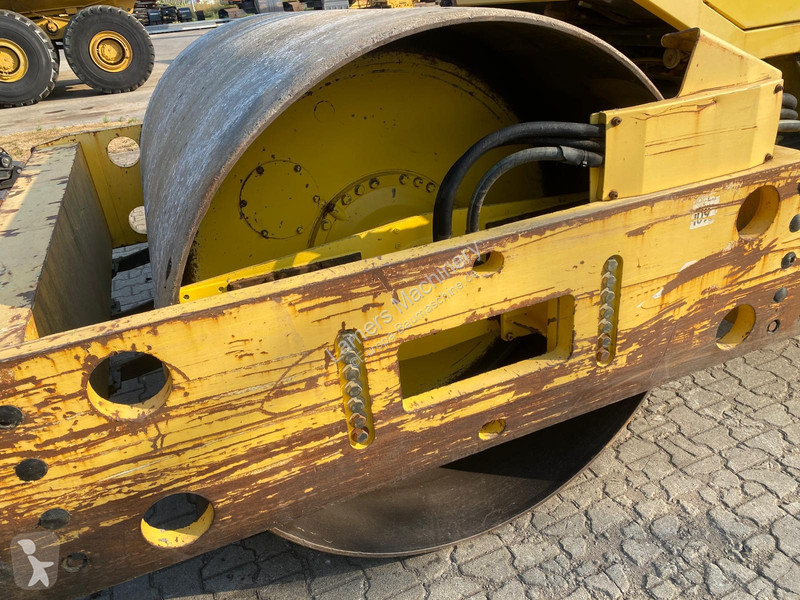 Zhutňovač Bomag BW216 .