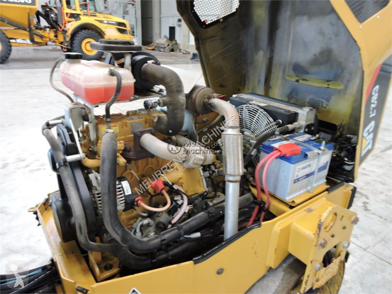 مدحلة Caterpillar CB2.7