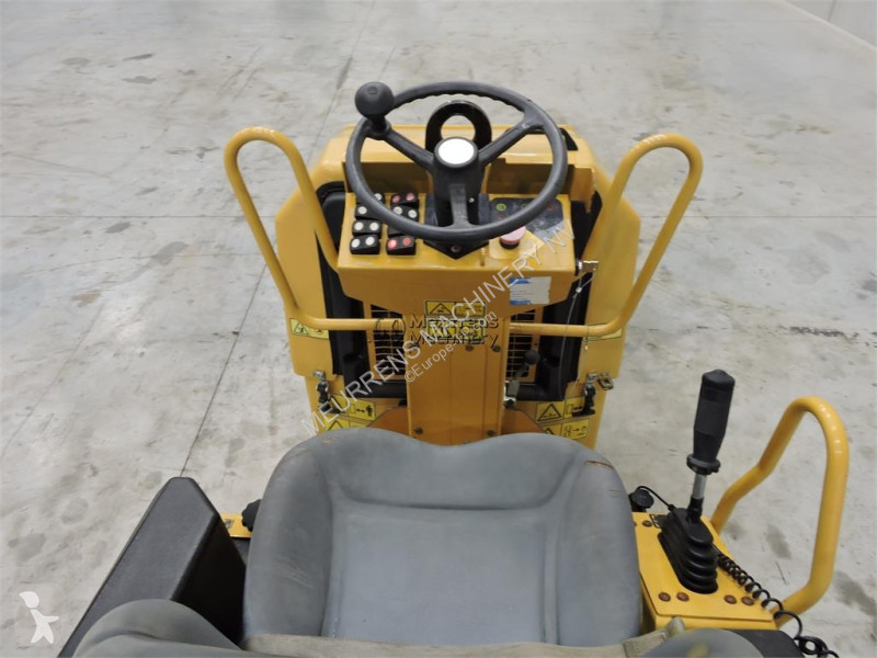 مدحلة Caterpillar CB1.7