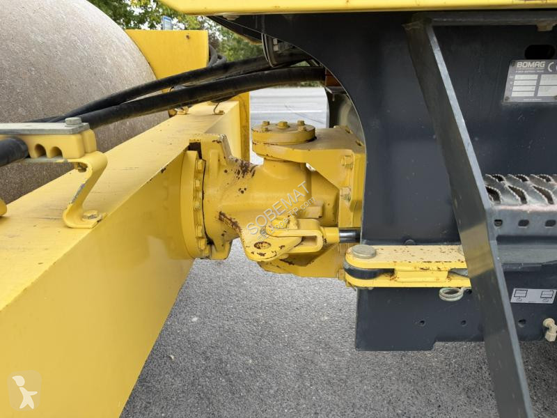 Zhutňovač Bomag BW213 D3