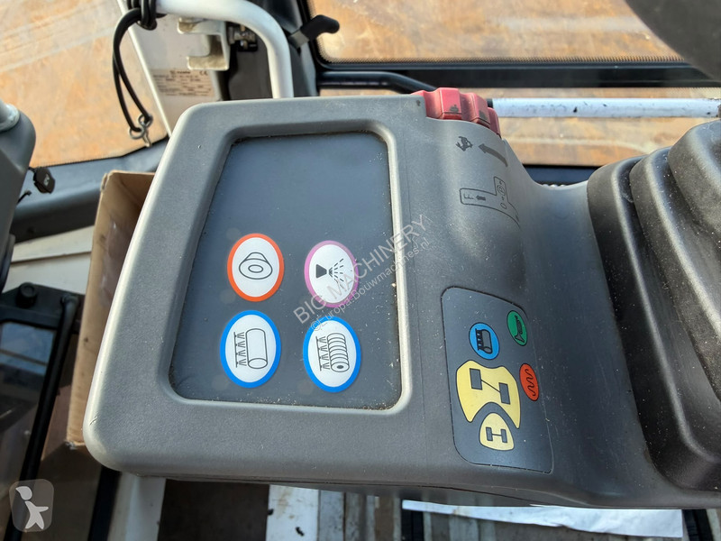 Vibrohenger Hamm DV70i + Bomag splitter