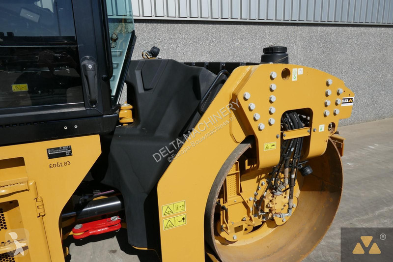 Compactor Caterpillar CB13