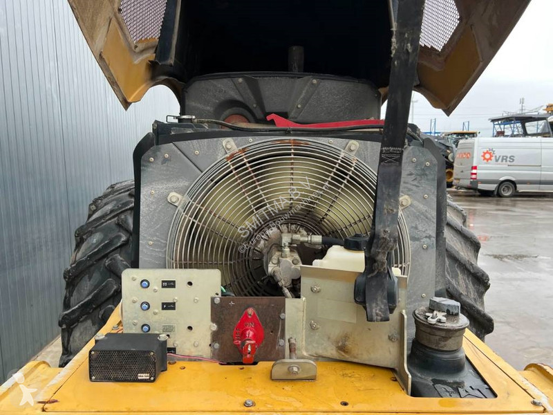 Zhutňovač Caterpillar CP76