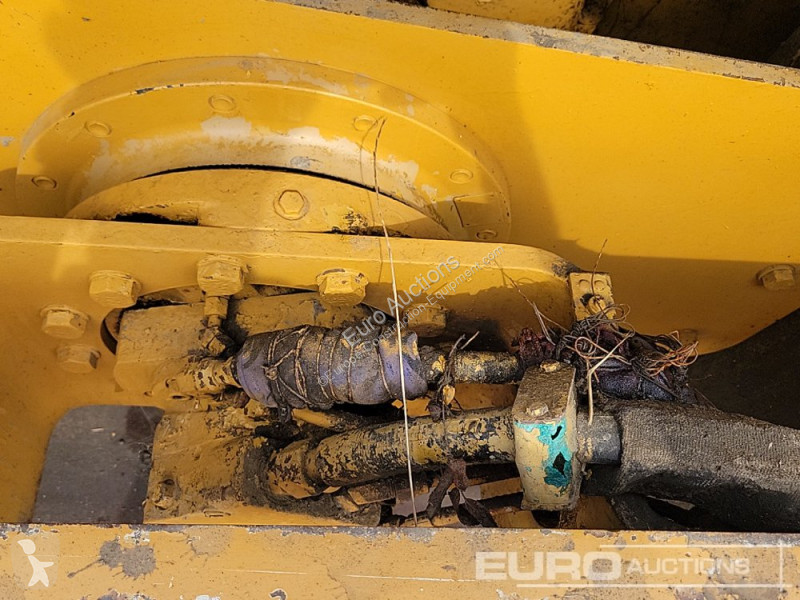 Compactador Caterpillar CS553E