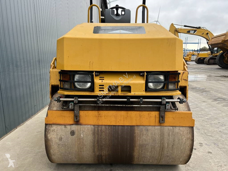 Zhutňovač Caterpillar CC24