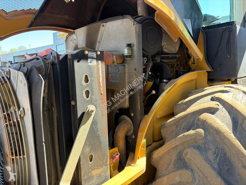 Zhutňovač Caterpillar CP76 (19t)