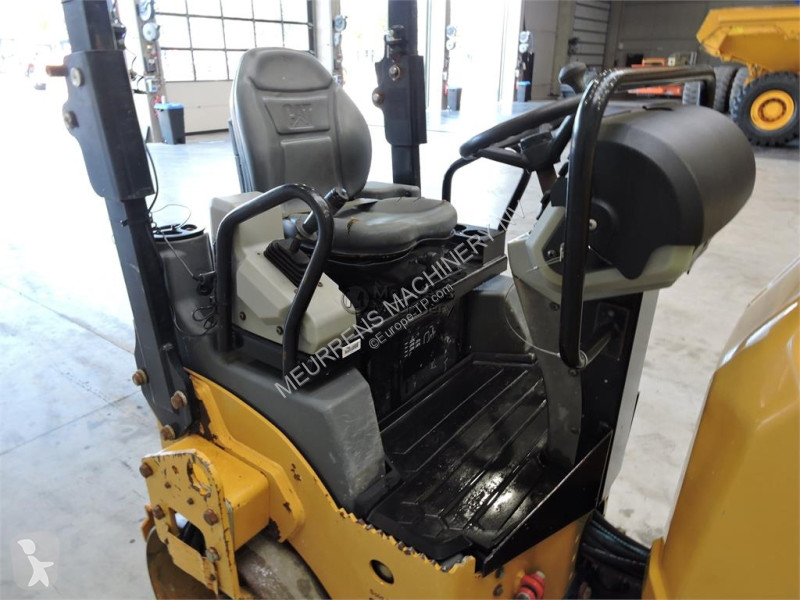 مدحلة Caterpillar CB2.7