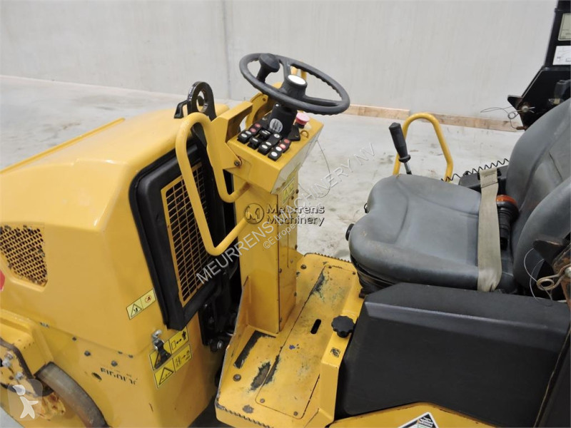 مدحلة Caterpillar CB1.7