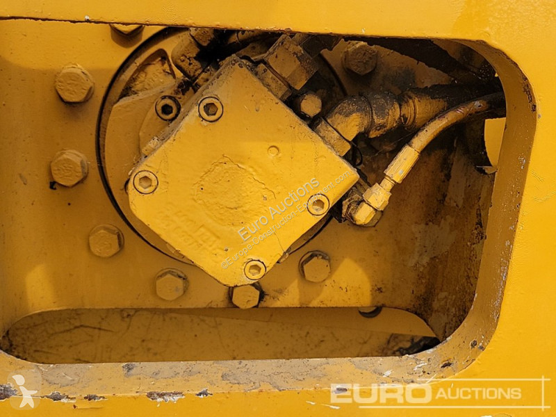 Compactador Caterpillar CS553E