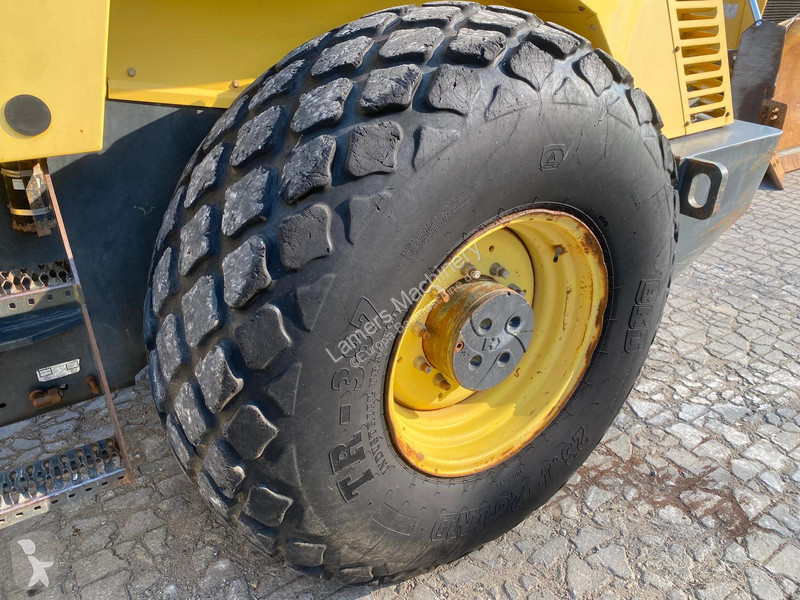 Zhutňovač Bomag BW216 .